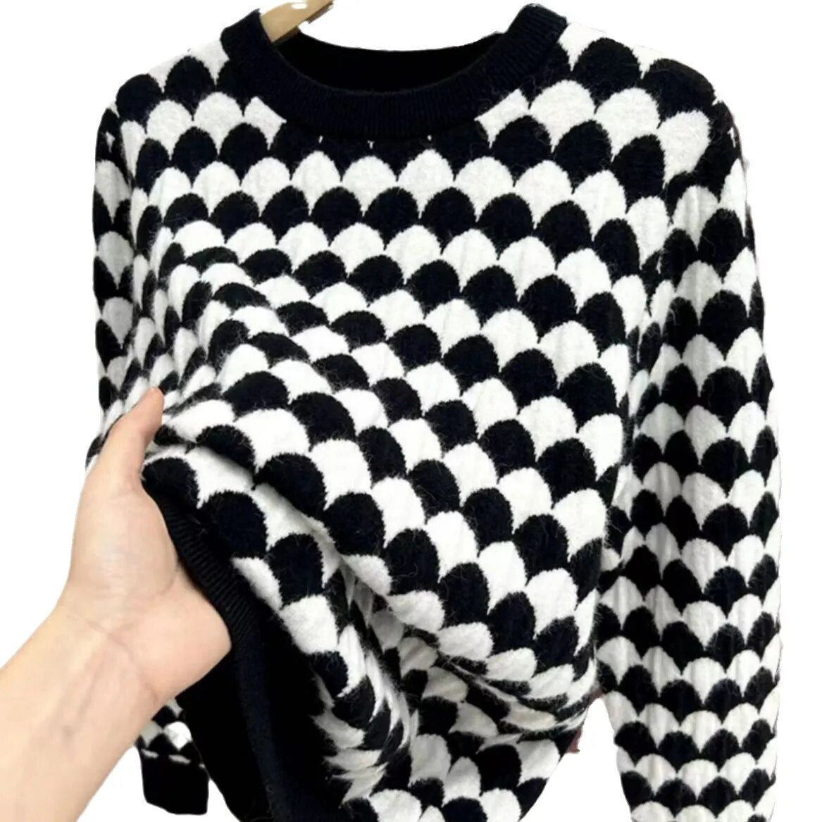 2023 Autumn and Winter New Sheep Fleece Two Color Jacquard Fish Scale Loose Women's Knitted Sweater
