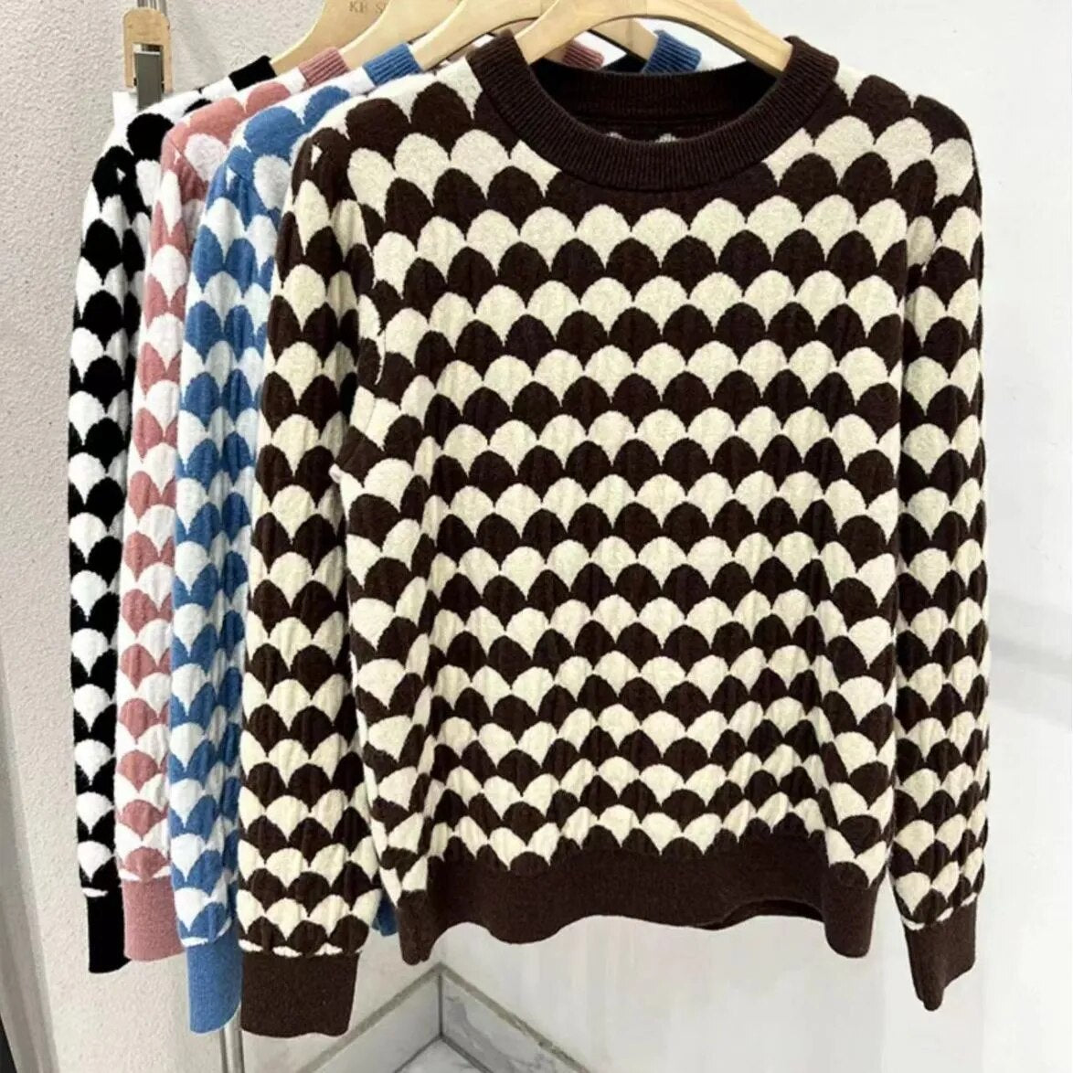2023 Autumn and Winter New Sheep Fleece Two Color Jacquard Fish Scale Loose Women's Knitted Sweater