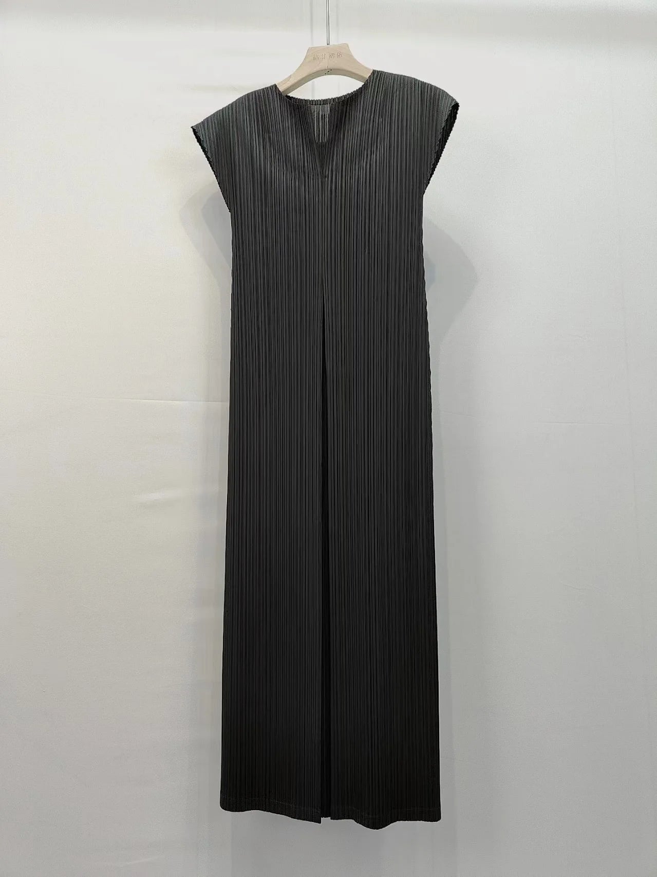2024 Summer New Thin V-neck French Short-sleeved Minimalist Dress