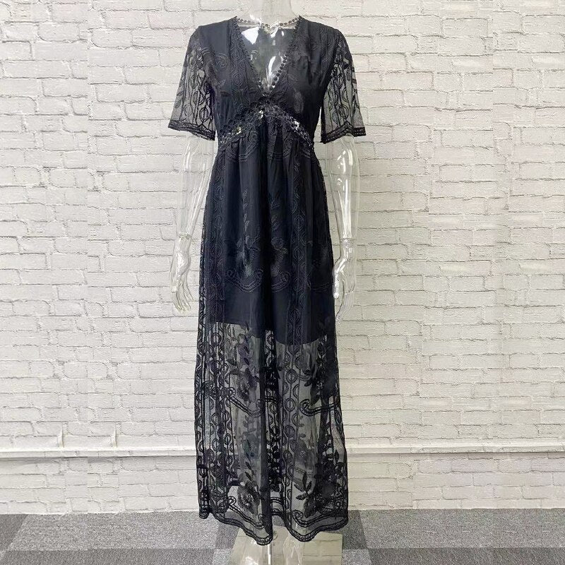 2023 Vintage Gorgeous Lace Deep V-neck Solid Color Dress
